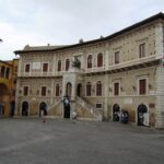 Fermo,_Palazzo_dei_Priori